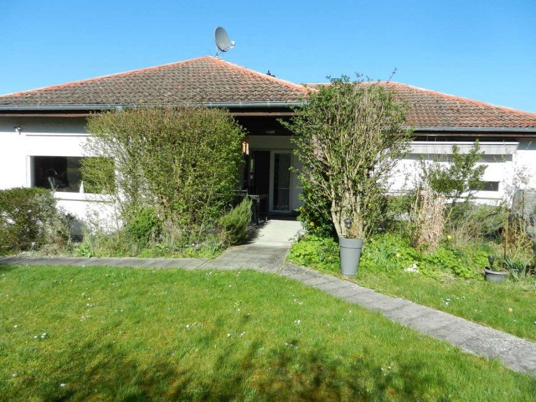  H�nfelden Bungalow Toller Bungalow in hervorragender Wohnlage mit gro�em Grundst�ck