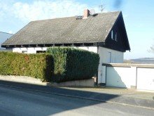  Herrliche Ortsrandlage und Ausblick - Gro�es Einfamilienhaus in bevorzugter Wohnlage