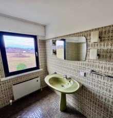  Herrliche Ortsrandlage und Ausblick - Gro�es Einfamilienhaus mit ELW in bevorzugter Wohnlage